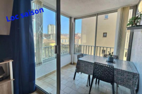Appartement dans résidence avec piscine à 100 m de la plage.